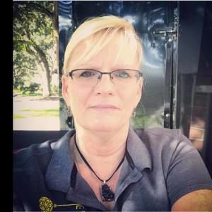 Meet your Posher, Debi